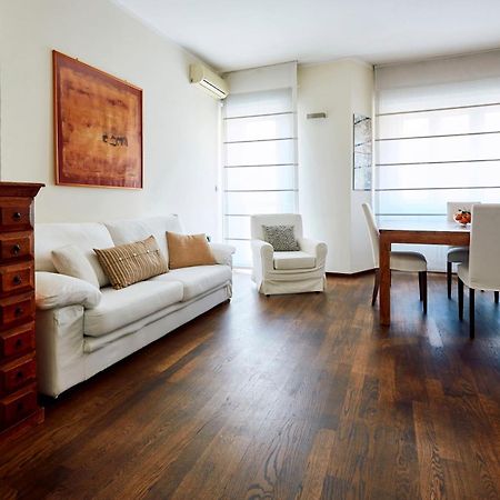 Savona Corner Apartment Милано Екстериор снимка